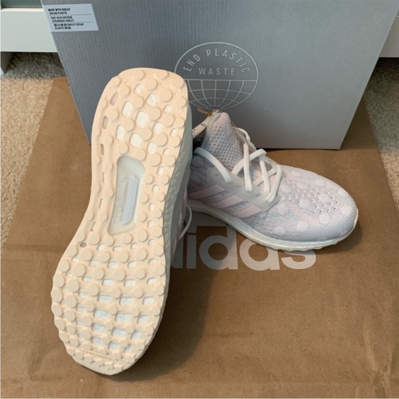 adidas UltraBOOST 5.0 DNA Polka Dot - Picture 10 of 10